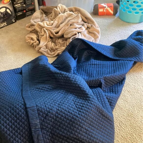 Tan KING Fuzzy Blanket - Picture 3 of 3